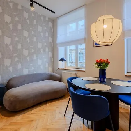 Colourful Siemiradzkiego Street - Centre Apartment